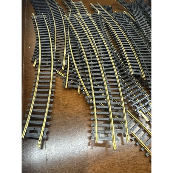 Atlas HO Scale Train Tracks Lot Of 50 pieces Curved Snap brass Tracks - Picture 2 of 8